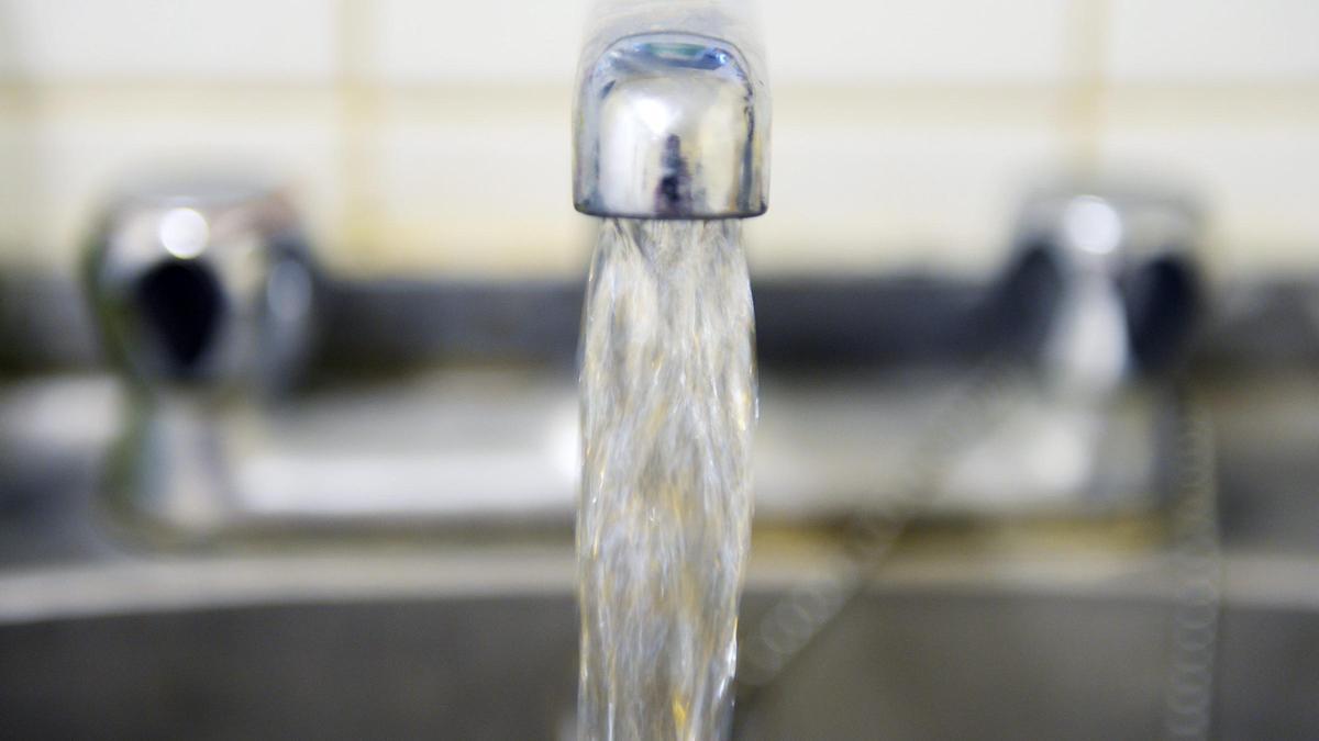 La demanda de agua en los hogares ha ido descendiendo en la última década.