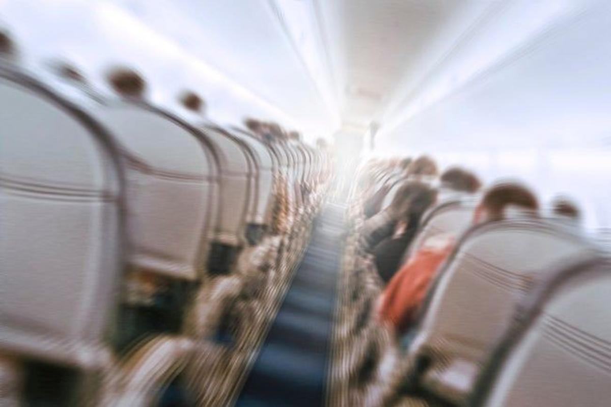 Turbulencias en el avión: qué son y por qué no debes tener miedo - Viajar