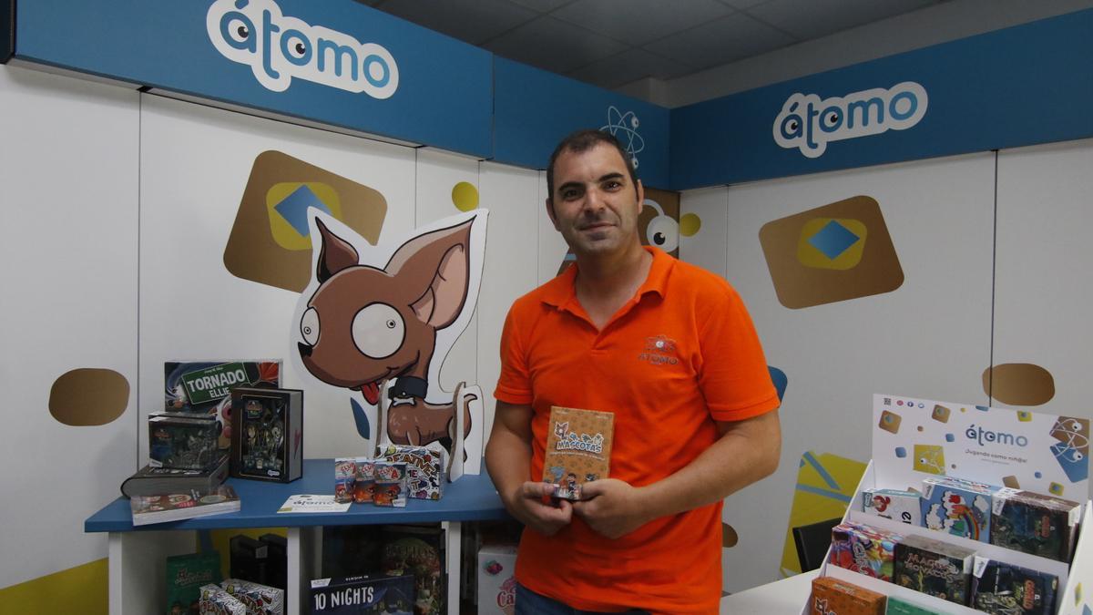 Raúl López, de Átomo Games, en su oficina del vivero Baobab.