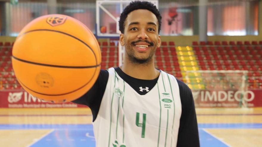Ja&#039; Monta Black, jugador del Coto Córdoba: &quot;Queremos que cada vez venga más gente y disfruten del espectáculo&quot;