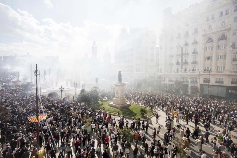 El balcón fallero del levante en la mascletà del 2 de marzo