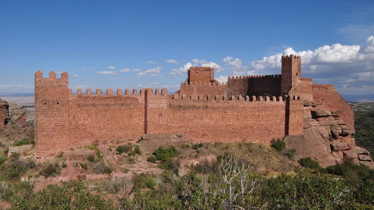 El castillo de Peracense es una de las fortificaciones que se pondrán en valor con este proyecto europeo. | EL PERIÓDICO