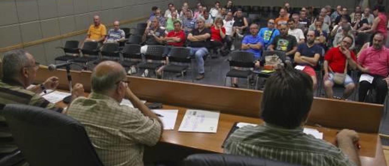 Imagen de la asamblea de delegados celebrada en el centro social Real Blanc de Cocentaina.