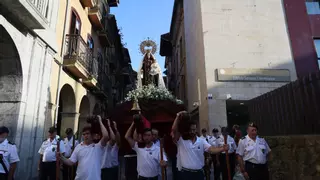 La procesión del Carmen, con estreno de corona en Avilés, suma nuevos cofrades por tierra y mar