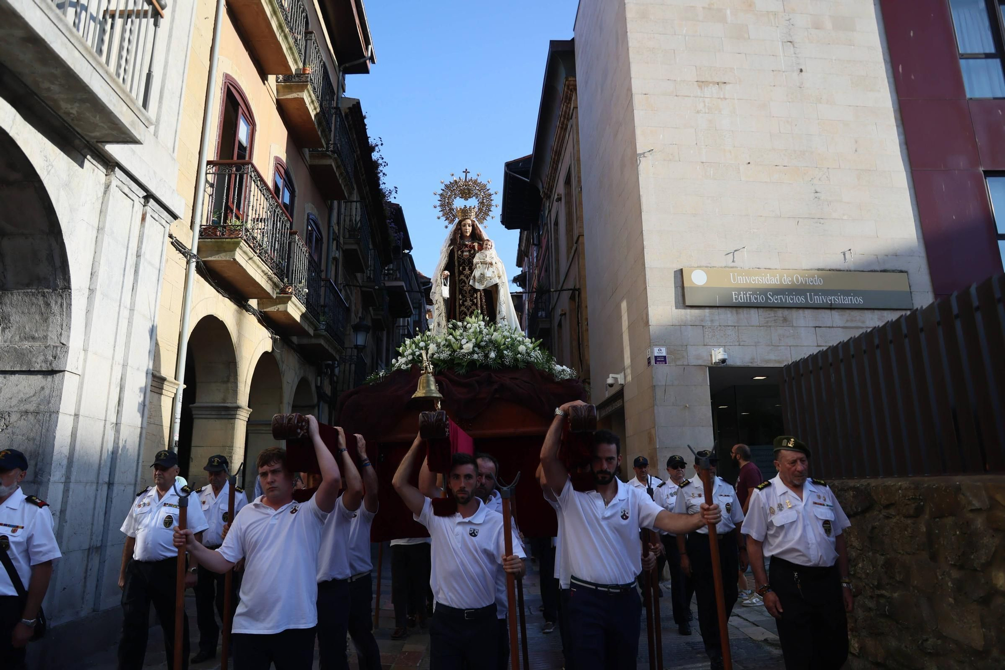 EN IMÁGENES: La procesión del Carmen en Avilés