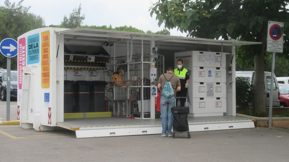 El ecoparque móvil del área metropolitana vuelve a Burjassot