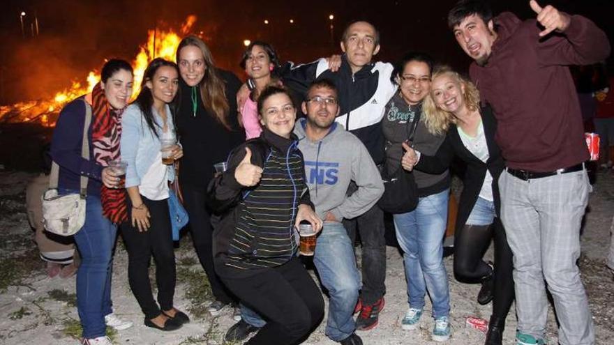 La fiesta de San Juan celebrada el año pasado en la playa de Porto Meloxo.