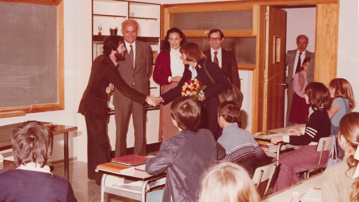 Un momento de la visita del ministro alemán Hans Matthöfer al Colegio Heidelberg en enero de 1981.