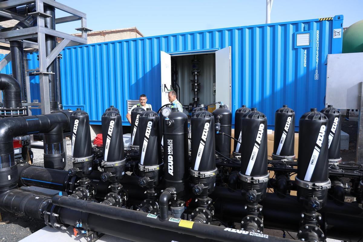 Infraestructuras hidráulicas, desalación, apoyo al campo y cultura del agua marcan una nueva etapa para afrontar la emergencia hídrica en Lanzarote