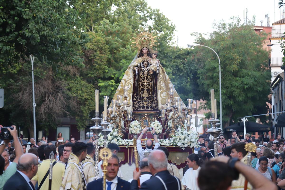 Las procesiones de la Virgen del Carmen por las calles de Córdoba, en ...