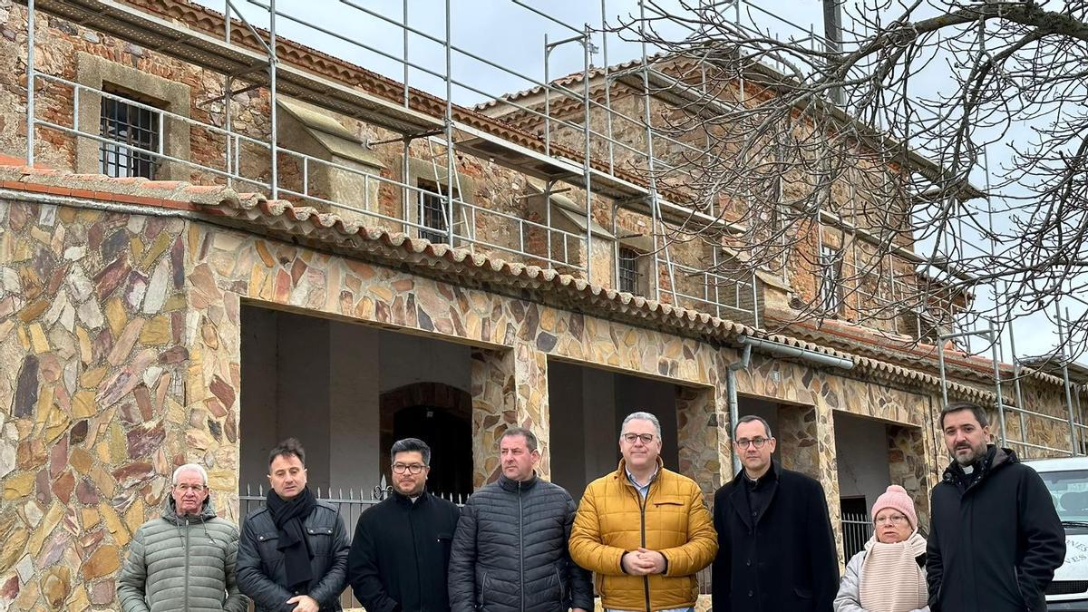 Obras en la iglesia de Riego del Camino.