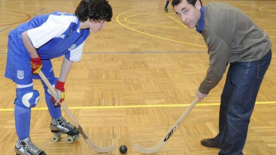 Ignacio Alabart y su padre, Quico Alabart, exjugador del Liceo, frente a frente en 2010. / víctor echave