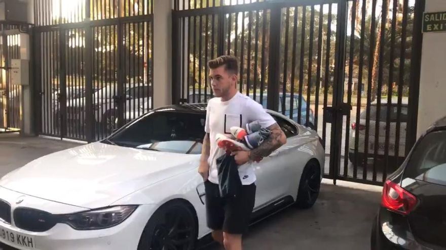 Álvaro Jiménez, esta mañana posando en las instalaciones de La Rosaleda