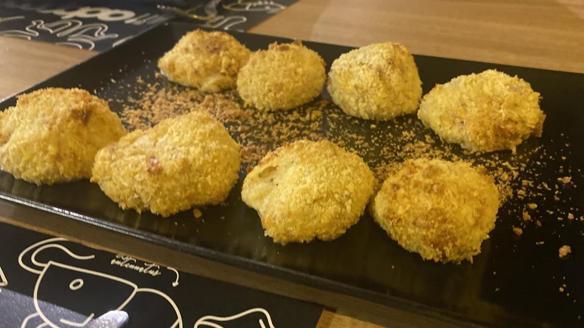 Tradicionales y deliciosas croquetas de jamón de Adarraga Gastro.