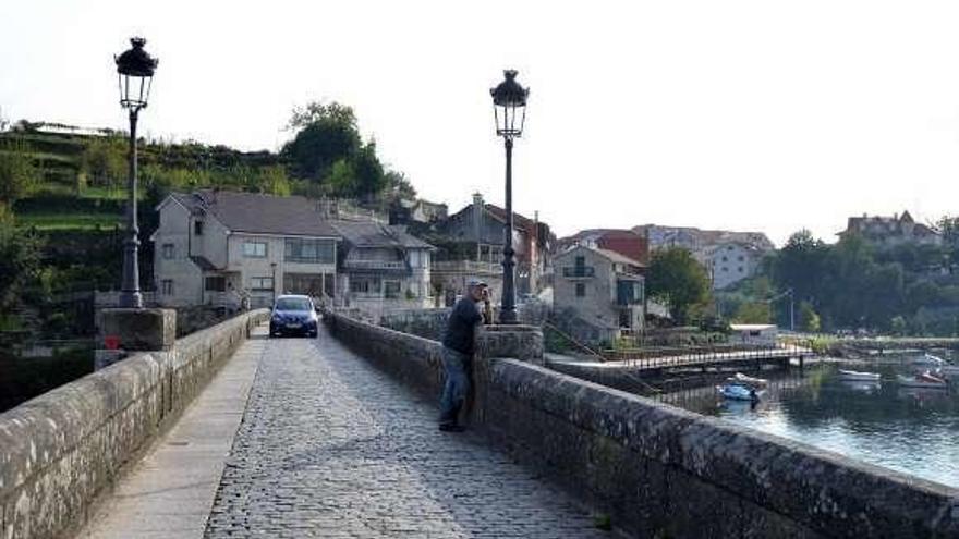 Puente medieval de Pontesampaio. // S. A.