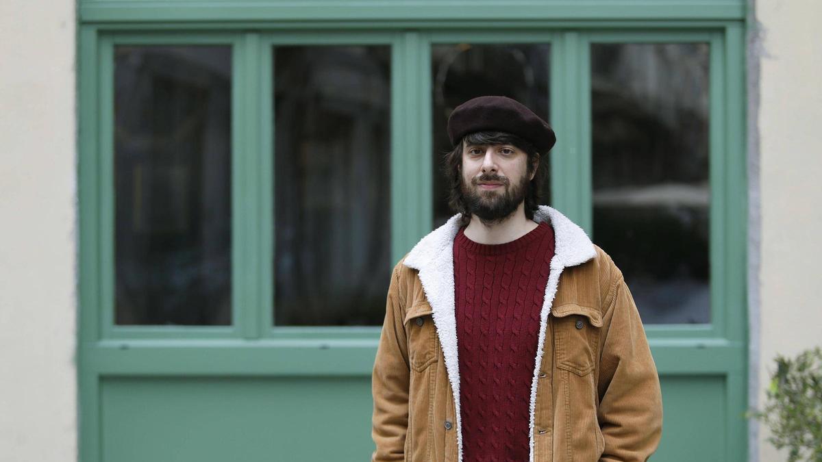 David Uclés no vol fer 'posses' quan li fan fotos.