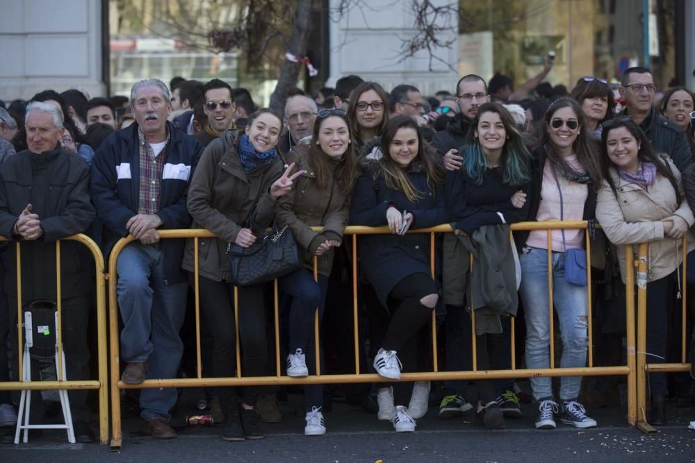 Búscate en la mascletà del 8 de marzo