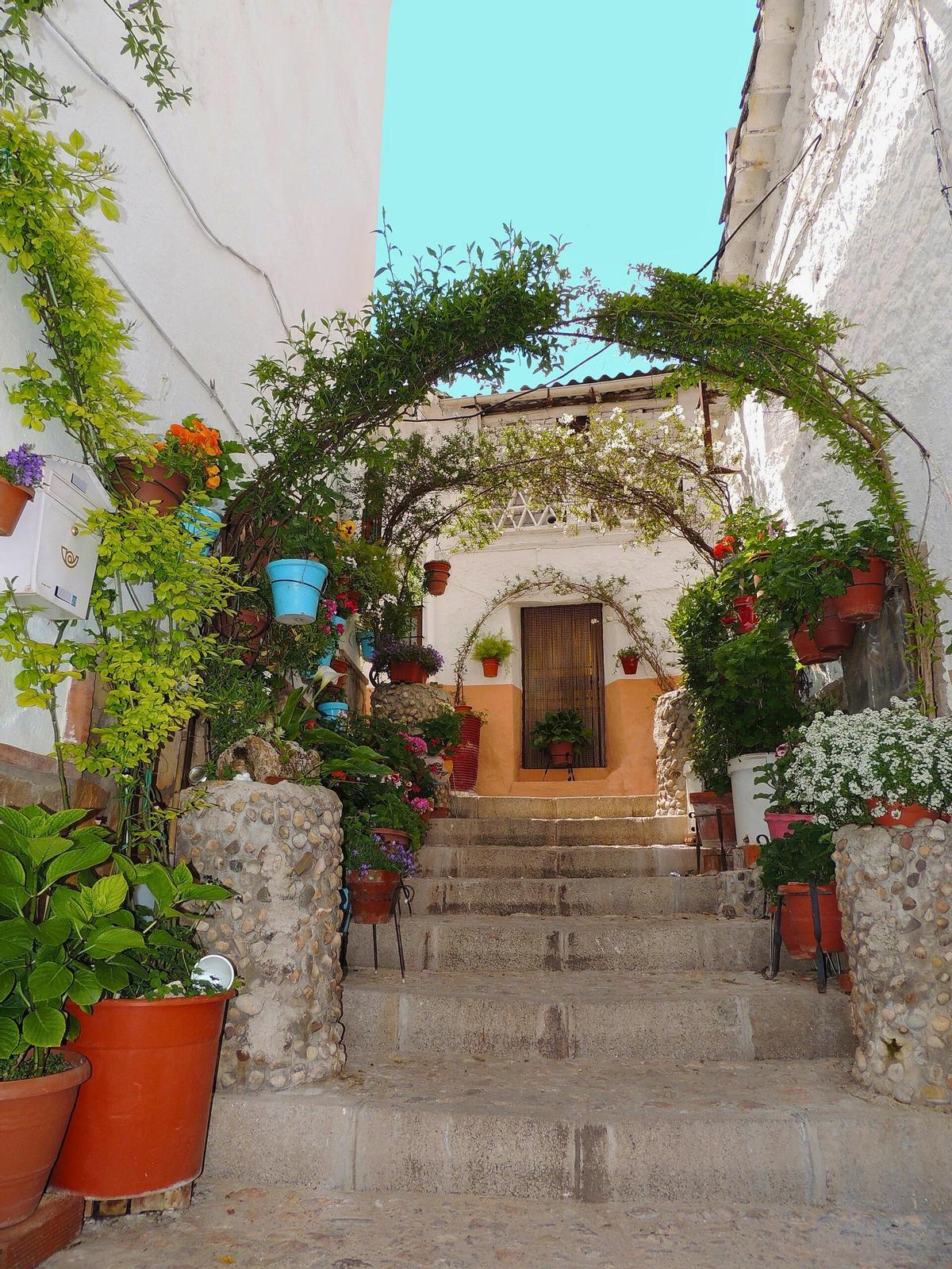 Una calle del casco antiguo de Orcera