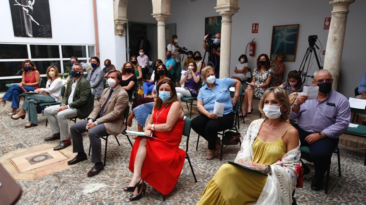 Público asistente al acto celebrado esta mañana en el Conservatorio de Danza Luis del Río