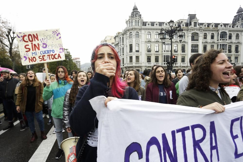 Actos de protesta en Oviedo contra la violencia machista