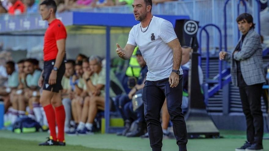¿Por qué el Málaga CF mantiene en el banquillo a Pablo Guede?