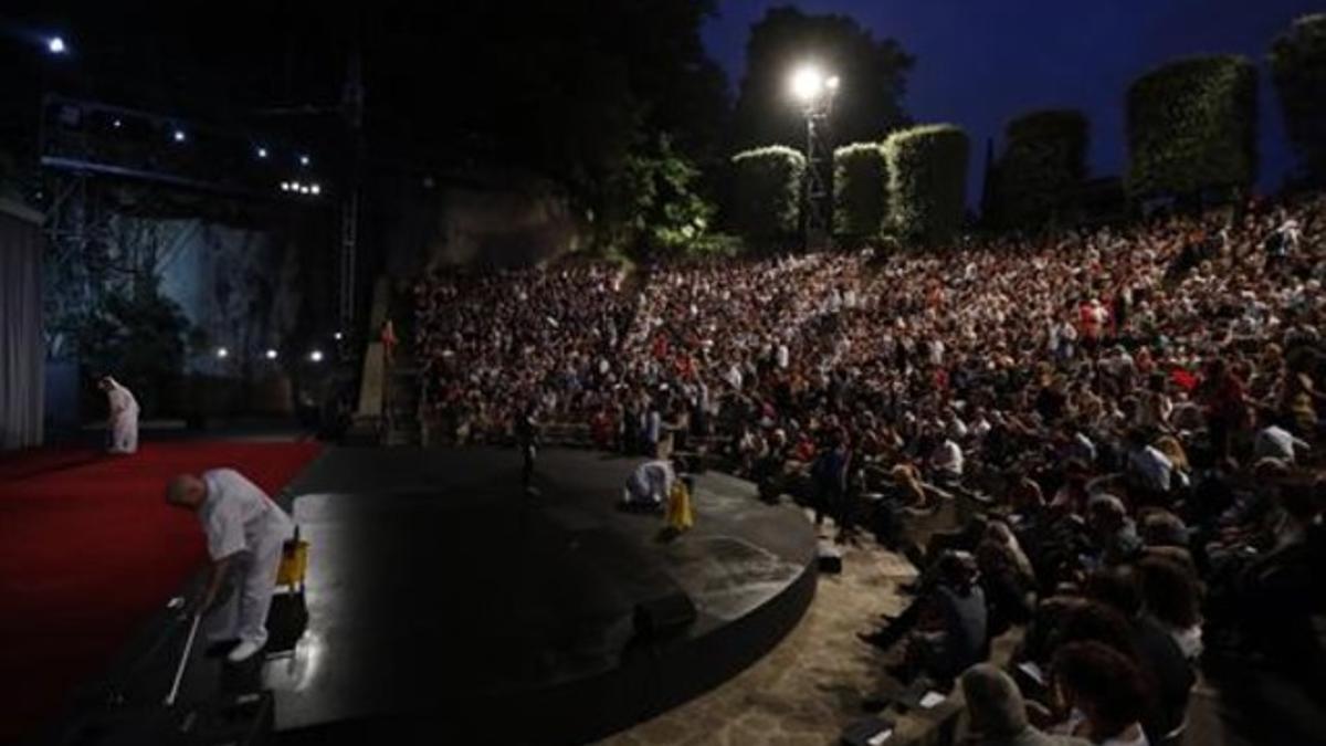 El Teatre Grec, ayer, durante el estreno de 'Vorònia', de La Veronal.