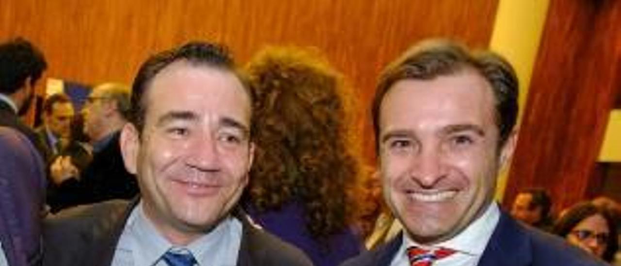 El director del IVF, Illueca, y el expresidente del Hércules Parodi.