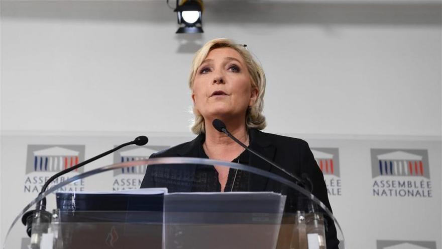 Le Pen dice que la UE ha dado &quot;un golpe de Estado&quot; en Italia