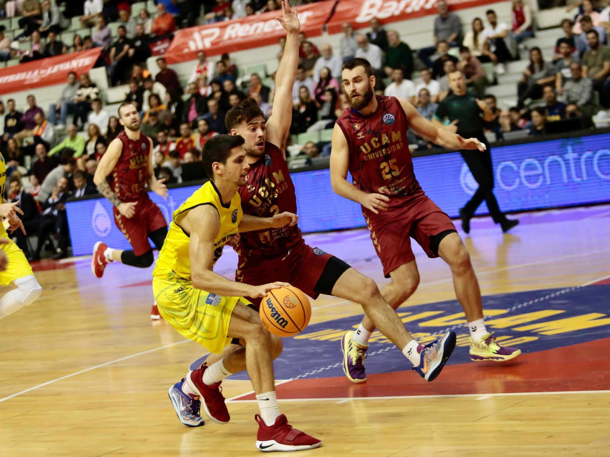 Las imágenes del partido UCAM Murcia - Falco Vulcano