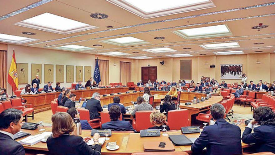 Reunión celebrada ayer por la Diputación Permanente del Congreso de los Diputados.