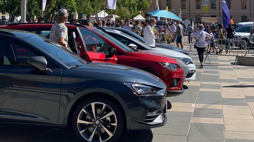 Cotxes exposats a la plaça de Cal Font d&#039;Igualada, l&#039;any passat a FirAnoia