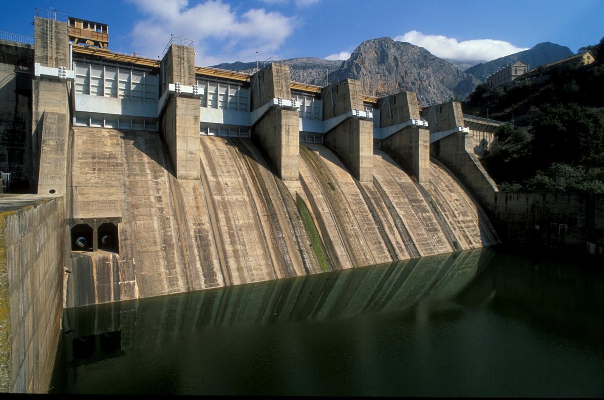 Central hidroeléctrica.