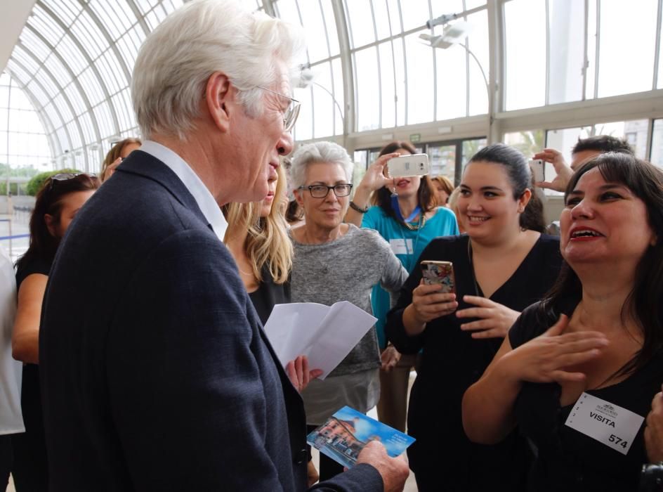 Richard Gere levanta pasiones en Valencia