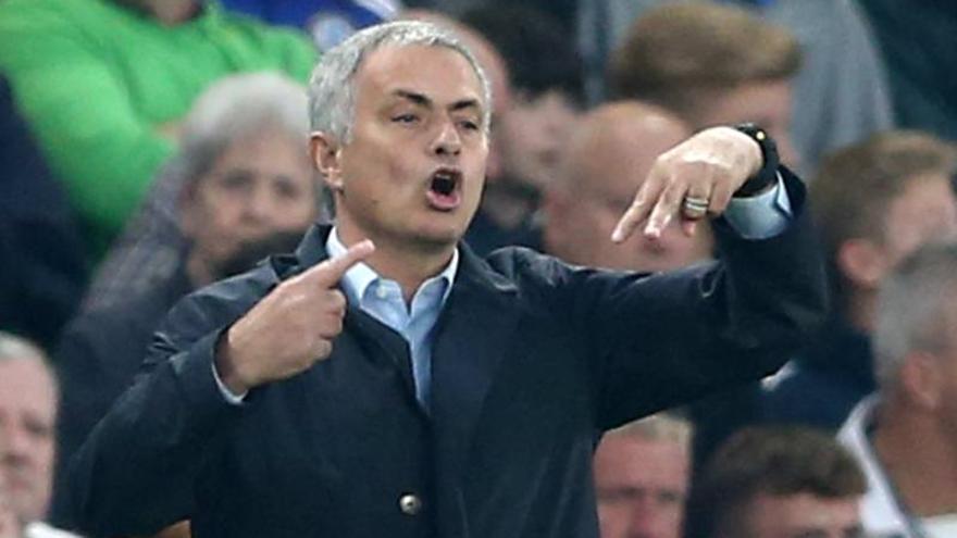 El Chelsea ratifica a José Mourinho en el banquillo