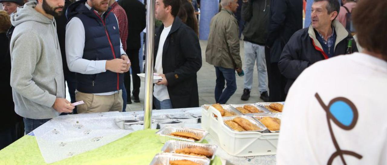 Estradenses, en la degustación del domingo.  | // BERNABÉ/ANA AGRA