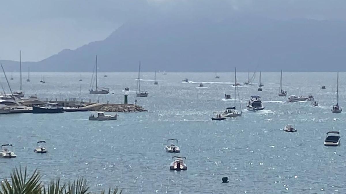 Imagen de la manifestación marina celebrada este domingo en Pollença.