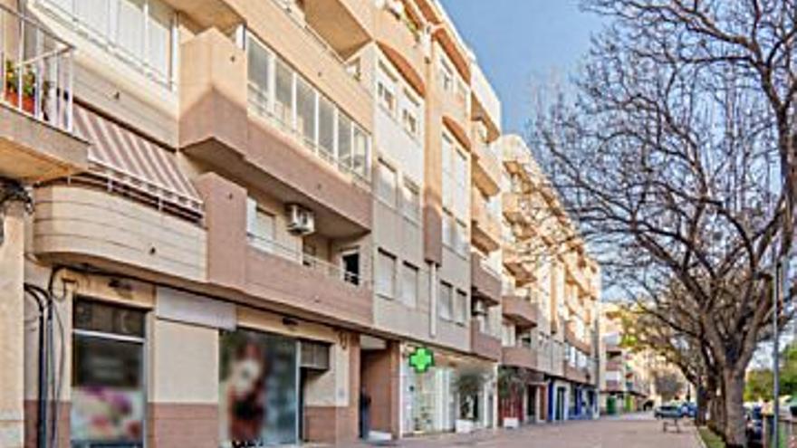 154.600 € Venta de piso en Lorca, 4 habitaciones, 2 baños...