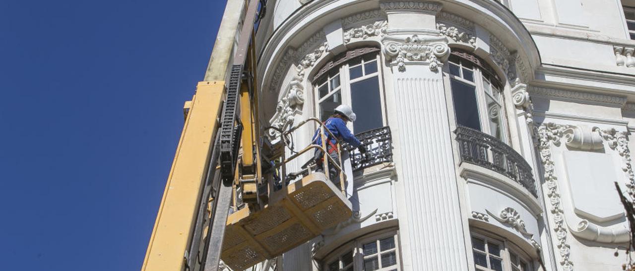 Trabajos de rehabilitación en la Casa Carbonell