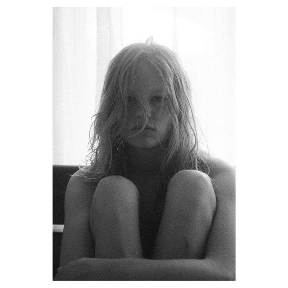 Anna Ewers, al natural