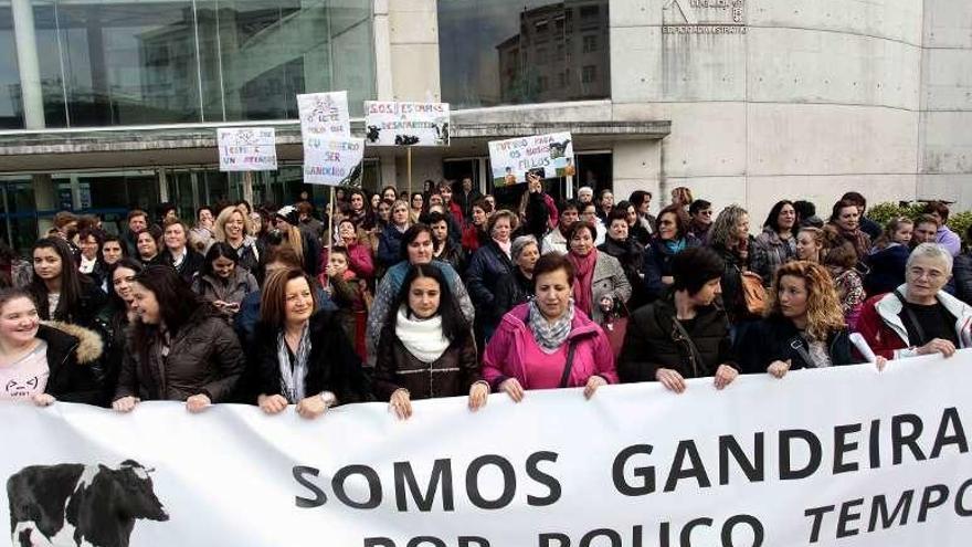 Protesta de ganaderos en Lugo. // Efe