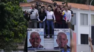 Miles de manifestantes opositores se concentran en un día crucial para Venezuela