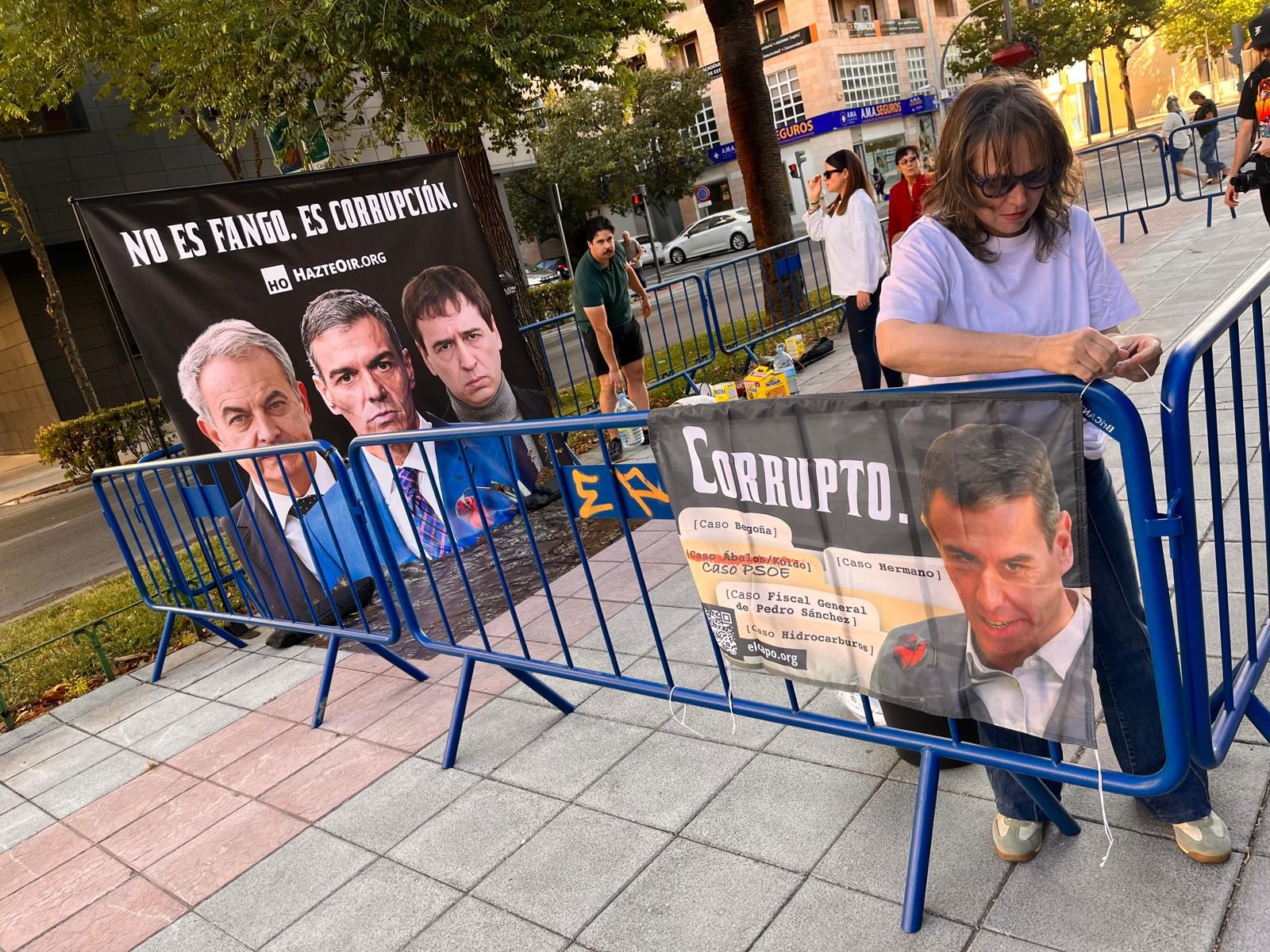 Video | Acción de protesta de HazteOir en el juicio de David Sanchez