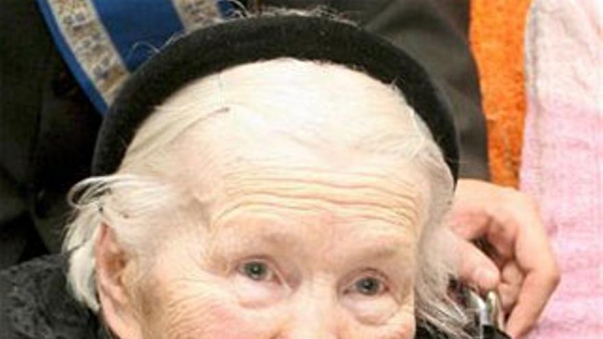 Fallece Irena Sendler, la heroína que salvó la vida de 2.500 niños judíos