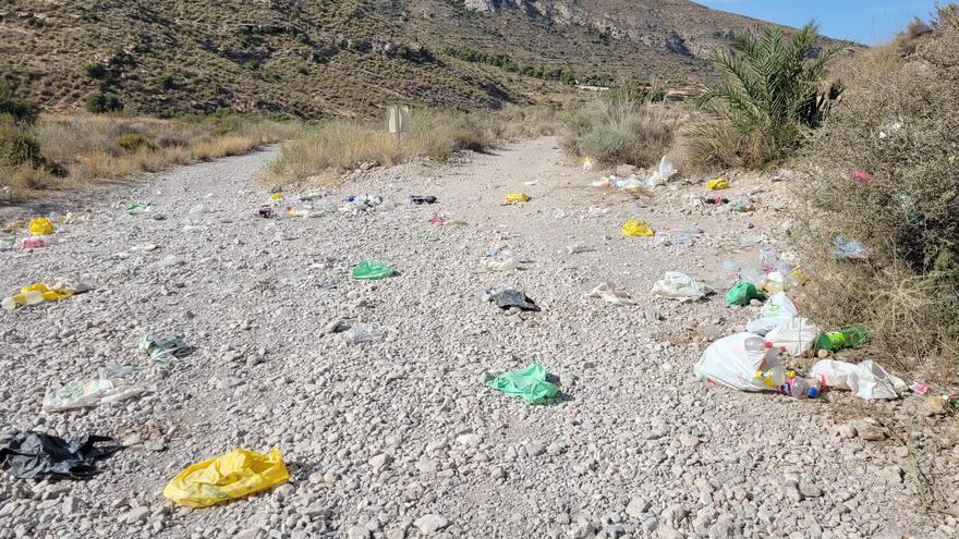 Alerta ciudadana por los botelleos en la reserva natural de Cabo Tiñoso