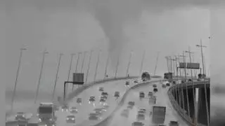 VÍDEO | Un tornado de agua sorprende a los conductores que cruzaban un puente en Lisboa