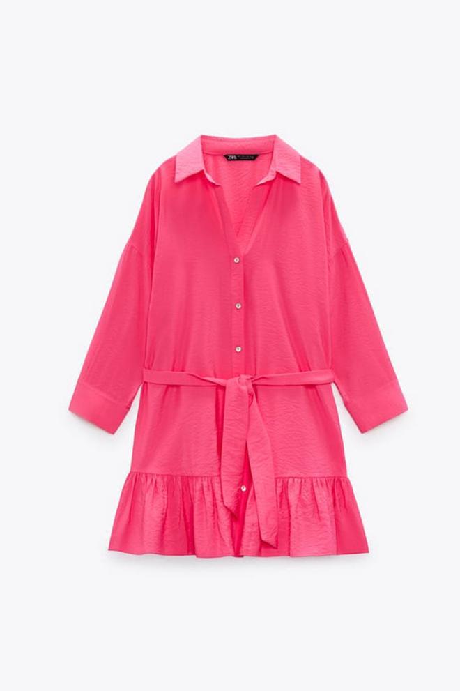 Vestido satinado rosa de Zara (precio: 29,95 euros)