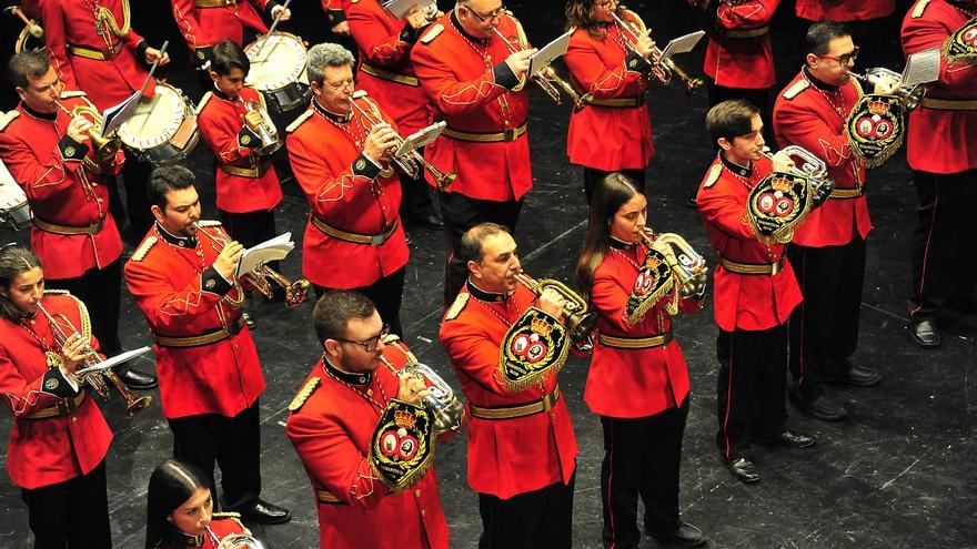 Aires sevillanos e ilicitanos que cautivan en el concierto de Cuaresma