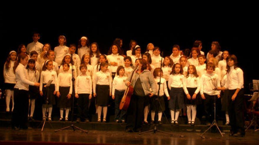 El coro de Manuel de Torres en la final de coros del Ministerio de Educación
