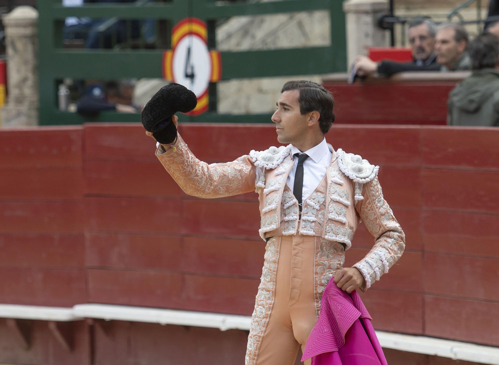 La puerta grande de Nek Romero en València, en imágenes