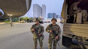 Efectivos de la Guardia Nacional desplegados en Los Ángeles.